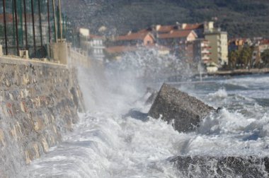İtalya'da fırtına sonrası Akdeniz
