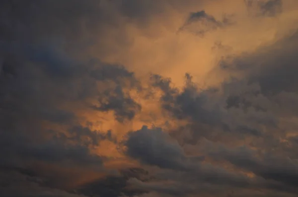 Sunset bulvarında Akdeniz bulutlu gökyüzü ile İtalya ' nın bakış açısından