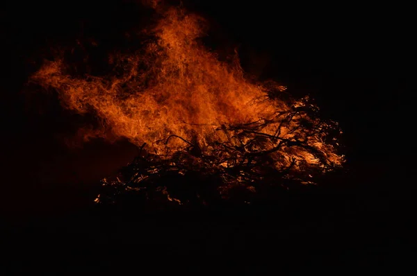 Flammor Natten — Stockfoto