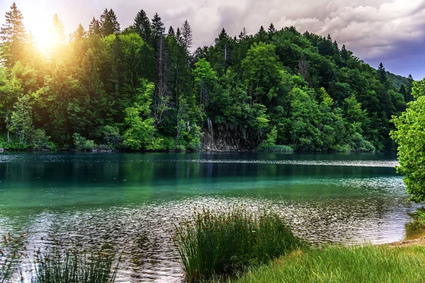 Plitvice Gölleri akşam. — Stok fotoğraf