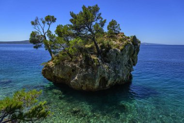 Şaşırtıcı görünümü Brela Beach, Dalmaçya, Hırvatistan.