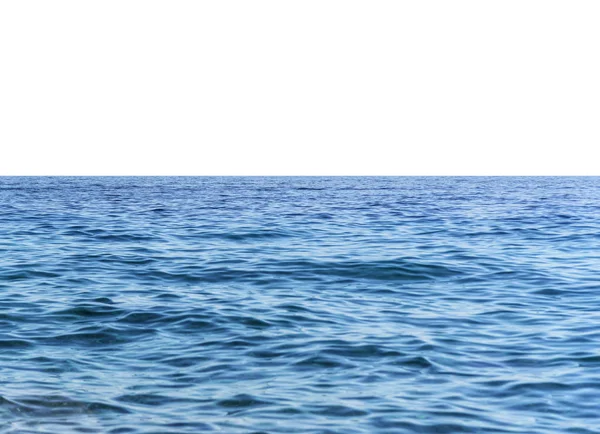 Mar u océano con cielo lejano en el horizonte en blanco . — Foto de Stock