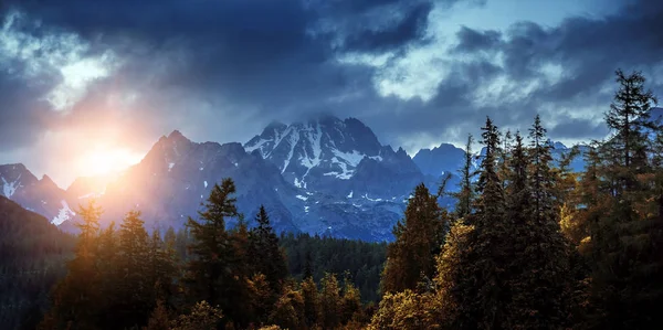 Tatrabergen landskap. — Stockfoto