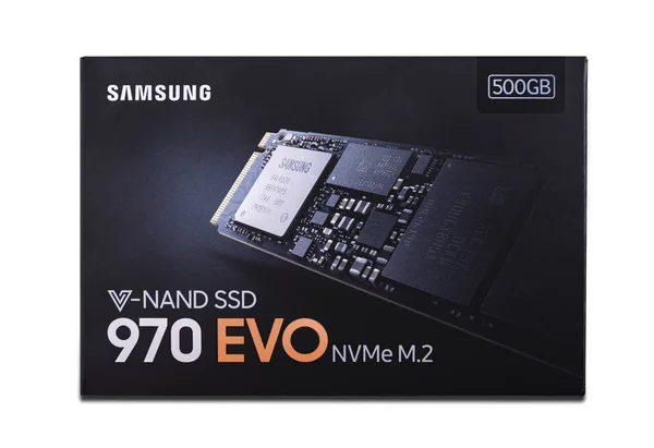 Caixa de Samsung 970 Evo unidade SSD no fundo branco. — Fotografia de Stock