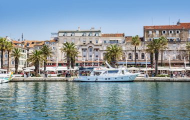 Split şehir sahil yaz. Split, Hırvatistan.