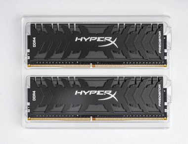 Beyaz arka plan üzerinde ram Kingston Ddr4 Hyperx Predator Siyah.