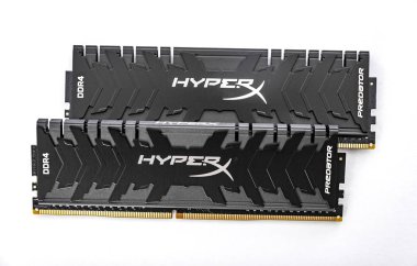 Beyaz arka plan üzerinde ram Kingston Ddr4 Hyperx Predator Siyah.
