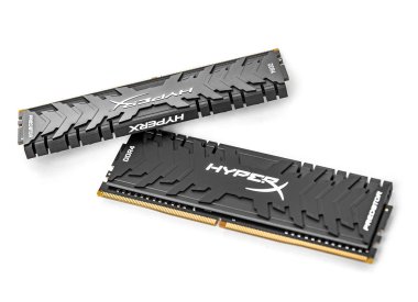 Beyaz arka plan üzerinde ram Kingston Ddr4 Hyperx Predator Siyah.