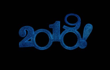 İki bin on dokuz. Beyaz üzerine yeni 2019 yılı.