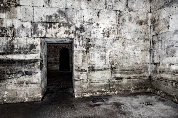 Antiguas mazmorras o catacumbas abandonadas . —  Fotos de Stock