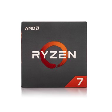 İşlemci Ryzen 72700X.