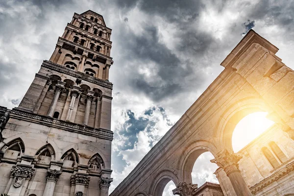 Cathedral St. Duje ve Split şehir eski şehirde. — Stok fotoğraf