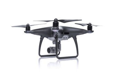 Siyah dron beyaz arka plan üzerinde izole kamera ile.