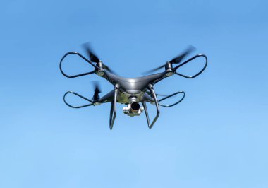 gökyüzünde robot.