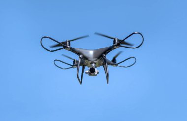 gökyüzünde robot.