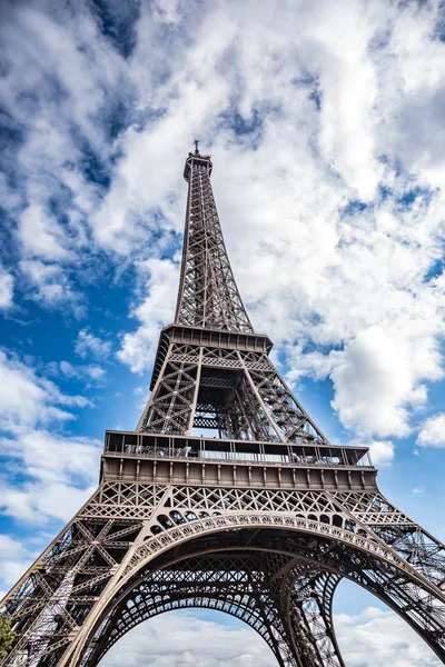 巴黎埃菲尔铁塔. — 图库照片