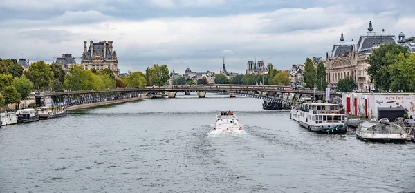 Vista de la Torre Eiffel y el río Senna en París, Francia . — Foto de Stock