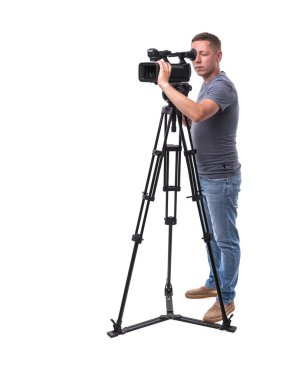 Beyaz bir arka plan üzerinde izole video kamera operatörü.