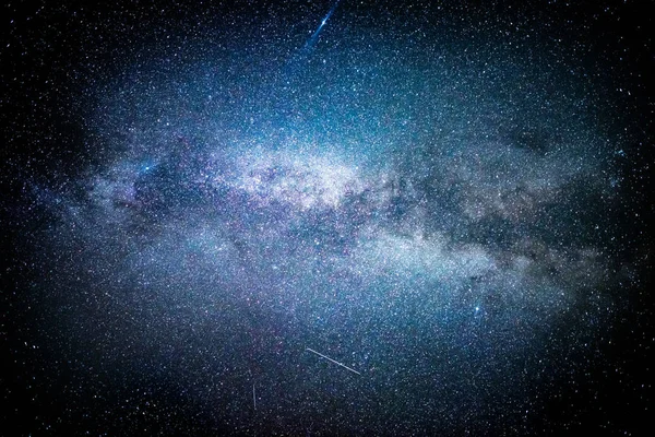Milchstraßengalaxie am Nachthimmel. — Stockfoto