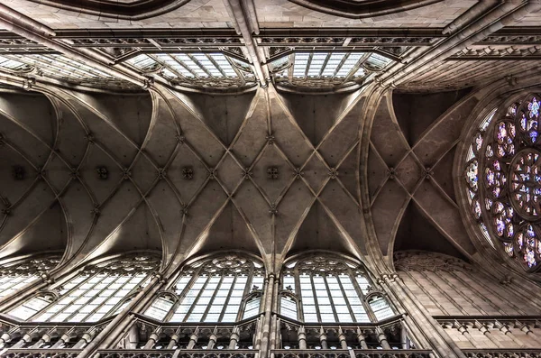 St. Vitus'tan Rotunda içeriden. Prag, Çek Cumhuriyeti. — Stok fotoğraf