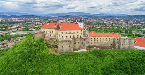 Zamek w Palanok w Zakarpaciu. — Zdjęcie stockowe