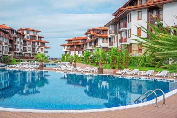 Hotel Saint Thomas on the Black Sea coast on May 6, 2016 in Sozopol, Bulgaria. — Stock Photo, Image