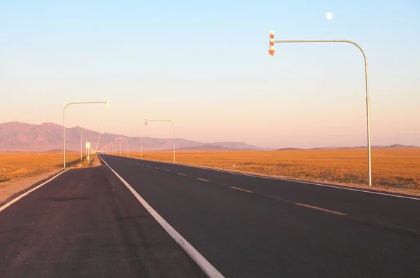 Xinjiang Desert Highway Desert Sunny Day — Stockfoto