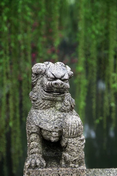 Крупный План Старинного Каменного Льва Хучжоу Чжэцзян Китай — стоковое фото