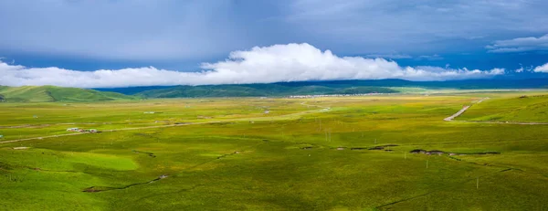 Piękny Krajobraz Zielonym Płaskowyżem Górami Syczuan Chiny — Zdjęcie stockowe
