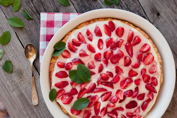 Delicious Strawberry Pie Mint Table Breakfast — Stock Photo, Image