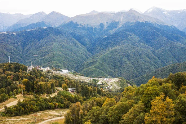 Krasnodar bölgesi. Sochi, Rosa Khutor. Dağlar.