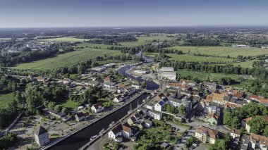 Ueckermunde şehir ve liman Szczecin rezervuar üzerinde