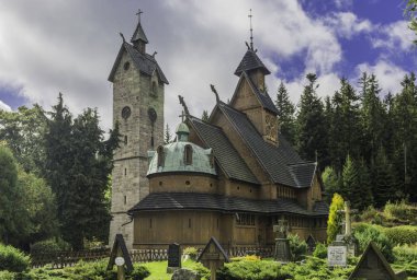 Temple, Karpacz kilisede Wang