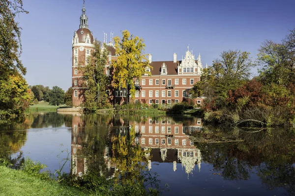 Velho Histórico Belo Castelo Jardins Frst Pckler Park Bad Muskau — Fotografia de Stock