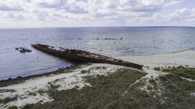Shipwreck bay, Orp Wicher, Orp Grom, Hel üzerinde, havadan görünümü