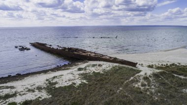 Shipwreck bay, Orp Wicher, Orp Grom, Hel üzerinde, havadan görünümü