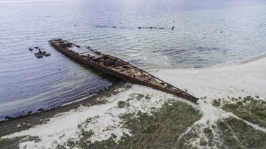 Shipwreck bay, Orp Wicher, Orp Grom, Hel üzerinde, havadan görünümü