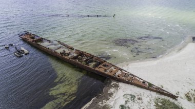 Shipwreck bay, Orp Wicher, Orp Grom, Hel üzerinde, havadan görünümü