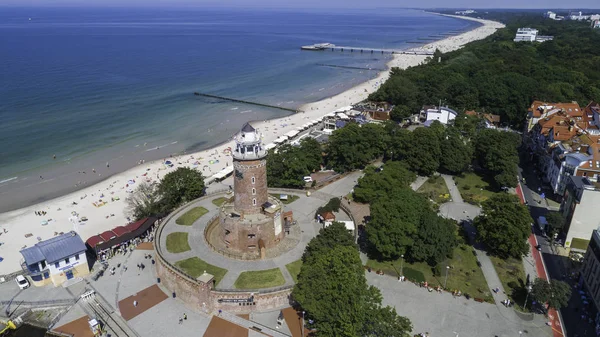 Kolobrzeg havadan görünümü - Baltık Denizi üzerinde güzel bir şehir ve spa