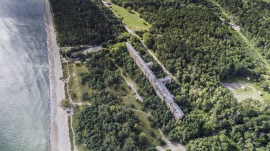 Prora - Rgen adasında Baltık Denizi'nde dev bir tarihi Nazi tatil beldesi