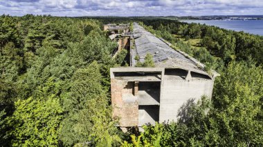 Prora - Rgen adasında Baltık Denizi'nde dev bir tarihi Nazi tatil beldesi