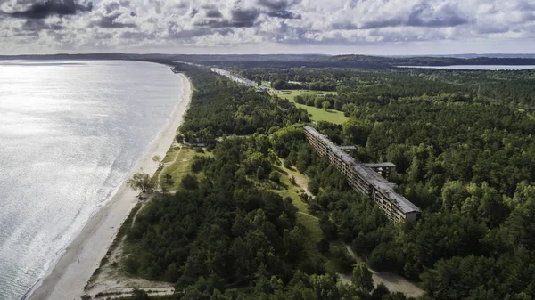 Prora - Rgen adasında Baltık Denizi'nde dev bir tarihi Nazi tatil beldesi
