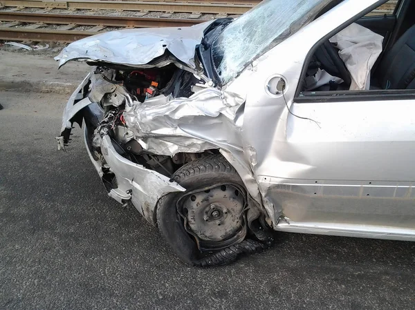 Következményeit Egy Autóbalesetben Sérült Autó — Stock Fotó