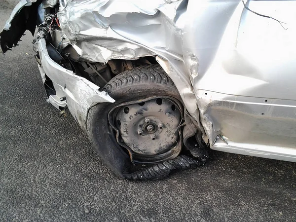 Συνέπειες Ενός Ατυχήματος Αυτοκινήτων Τραυματίες Αυτοκινήτου — Φωτογραφία Αρχείου