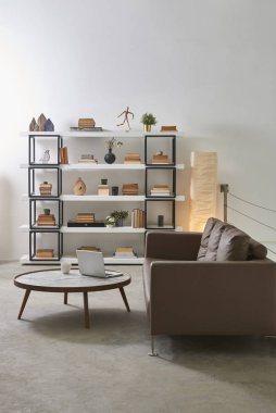 Modern ofis, Toplantı odası iç dizüstü bilgisayar, bitkiler ve kanepe