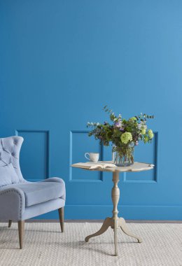 Çiçekli modern mavi duvar arka planı