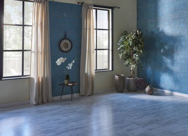 Mavi duvar ve arka plan odası, dekoratif kanepe ve dekorasyon 