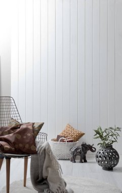 sandalye ve vazo ile modern iç