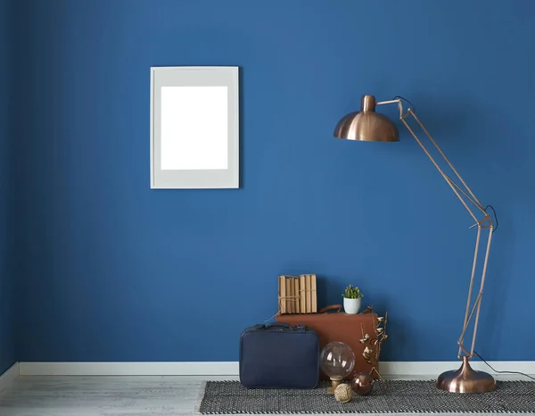 Голубая Стена Пустая Гостиная Гостиной Гостиной Дизайн Интерьера Декоративных Аксессуаров — стоковое фото