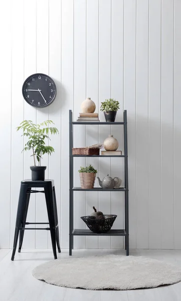 Nieuwe Moderne Plank Achter Natuurlijke Witte Houten Muur Verticale Stijl — Stockfoto